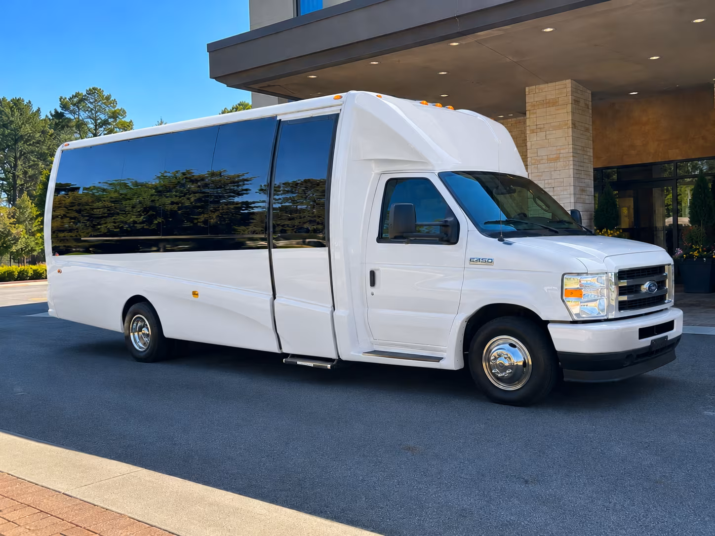 how the type of bus changes the price in lorain ohio