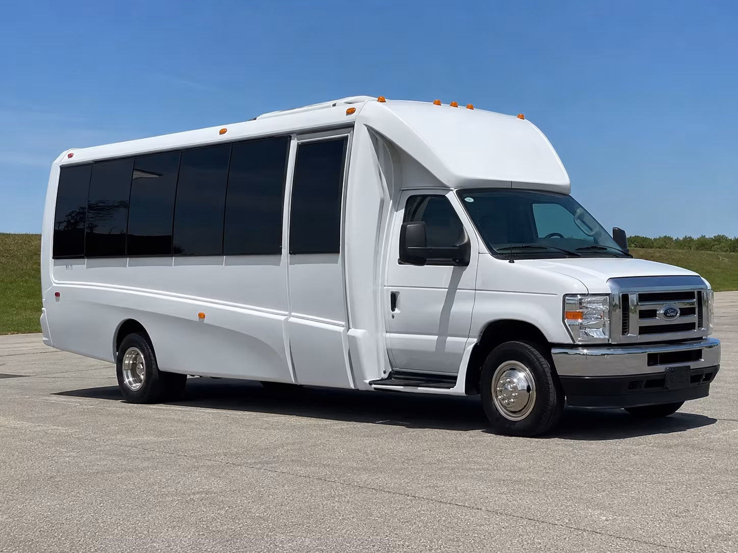 lorain concert party bus rental