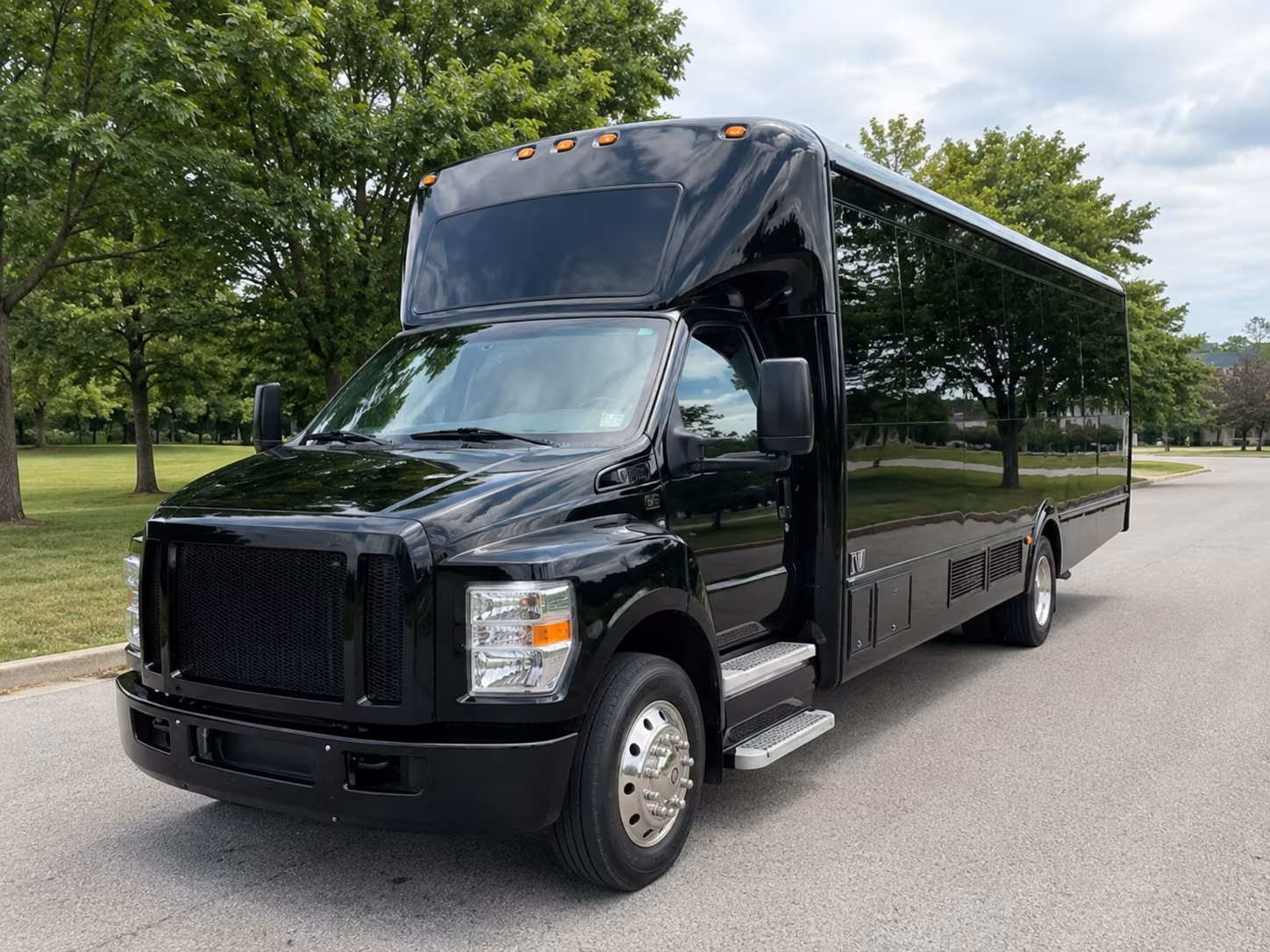 lorain party bus